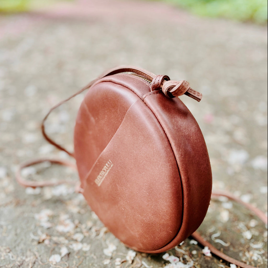 Mona - Kleine Runde Schultertasche